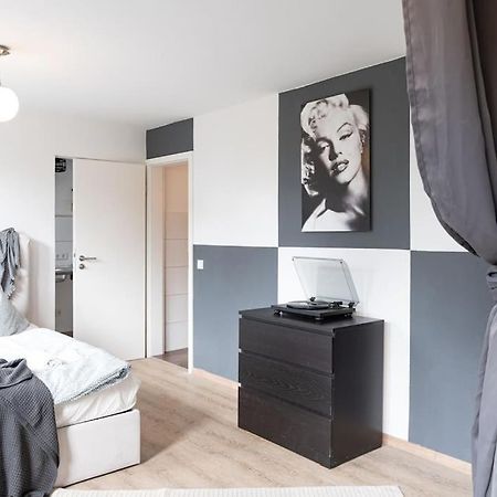 - Cozy Apartment In The Heart Of Duisburg With New York Design & Betten & Sofa - 5 Mins Central Station Hbf - Big Tv & Wifi -- 外观 照片