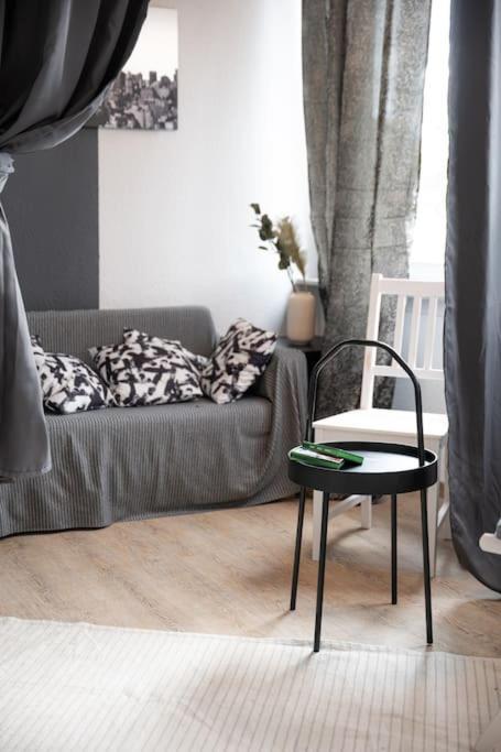 - Cozy Apartment In The Heart Of Duisburg With New York Design & Betten & Sofa - 5 Mins Central Station Hbf - Big Tv & Wifi -- 外观 照片