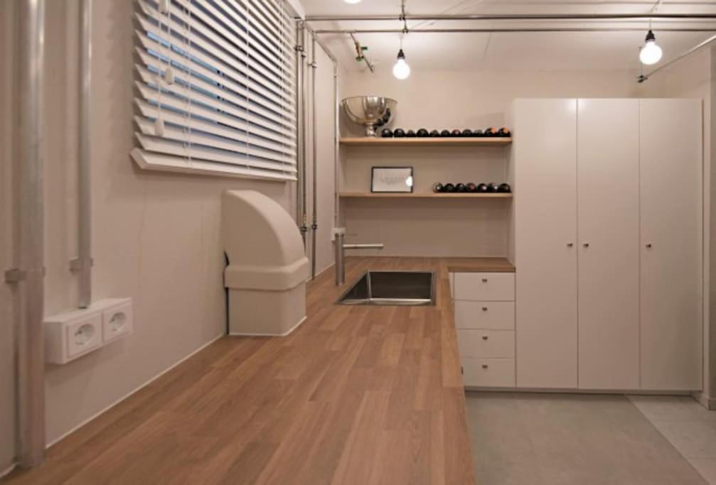 - Cozy Apartment In The Heart Of Duisburg With New York Design & Betten & Sofa - 5 Mins Central Station Hbf - Big Tv & Wifi -- 外观 照片